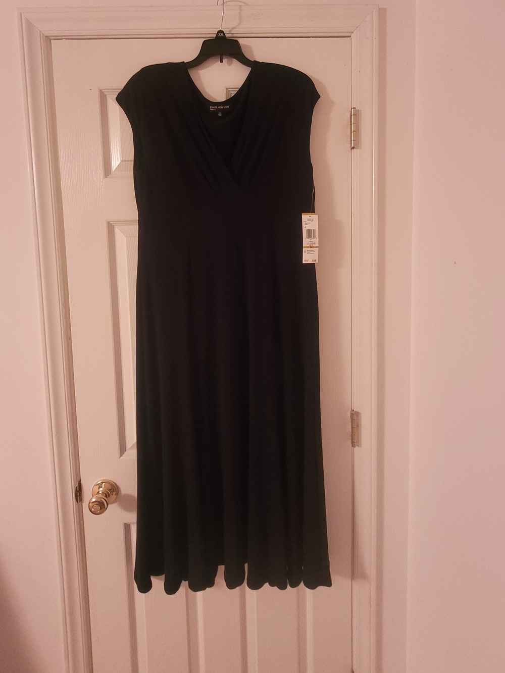 Jones New York Black Draped V-Neck Maxi Dress